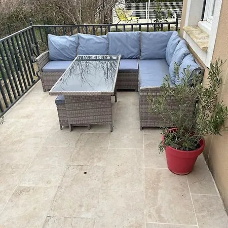 Holiday home Climatise Avec Piscine Et Jacuzzi Carpentras