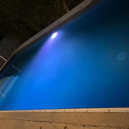 Holiday home Climatise Avec Piscine Et Jacuzzi