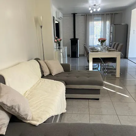 Holiday home Climatise Avec Piscine Et Jacuzzi Carpentras